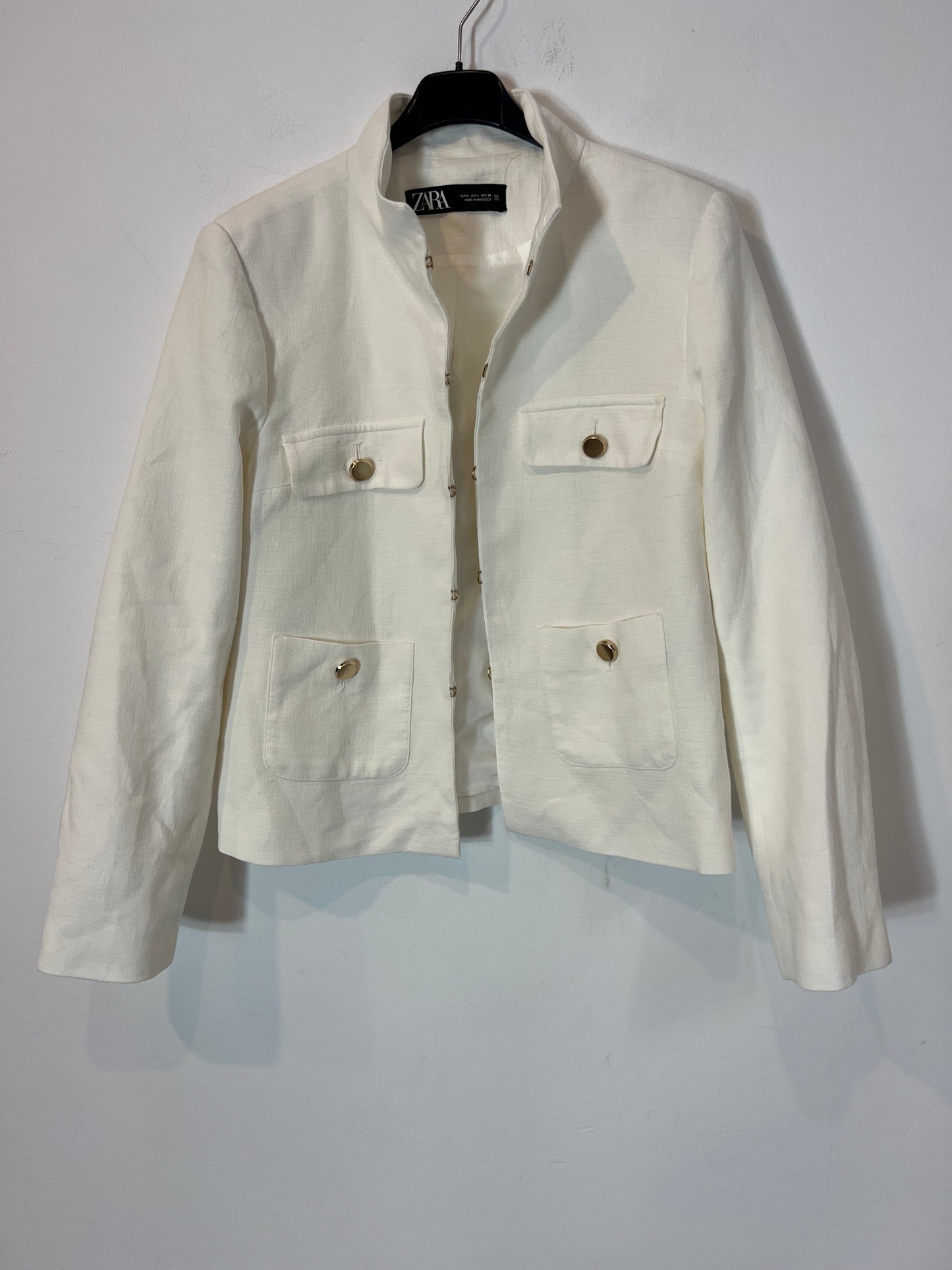 ZARA. Blazer blanca botones T.l