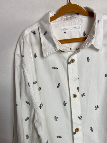 ZARA. Camisa blanca cactus T. 10 años