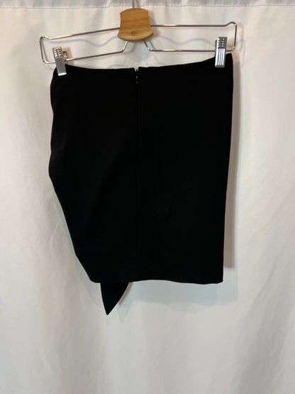 ZARA. Falda negra detalle nudo. T XS