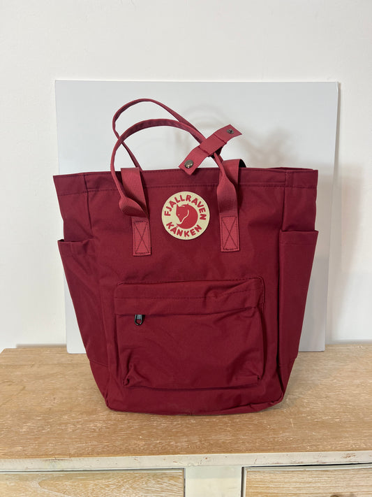 FJALLRAVEN KANKEN. Mochila / bolso burdeos