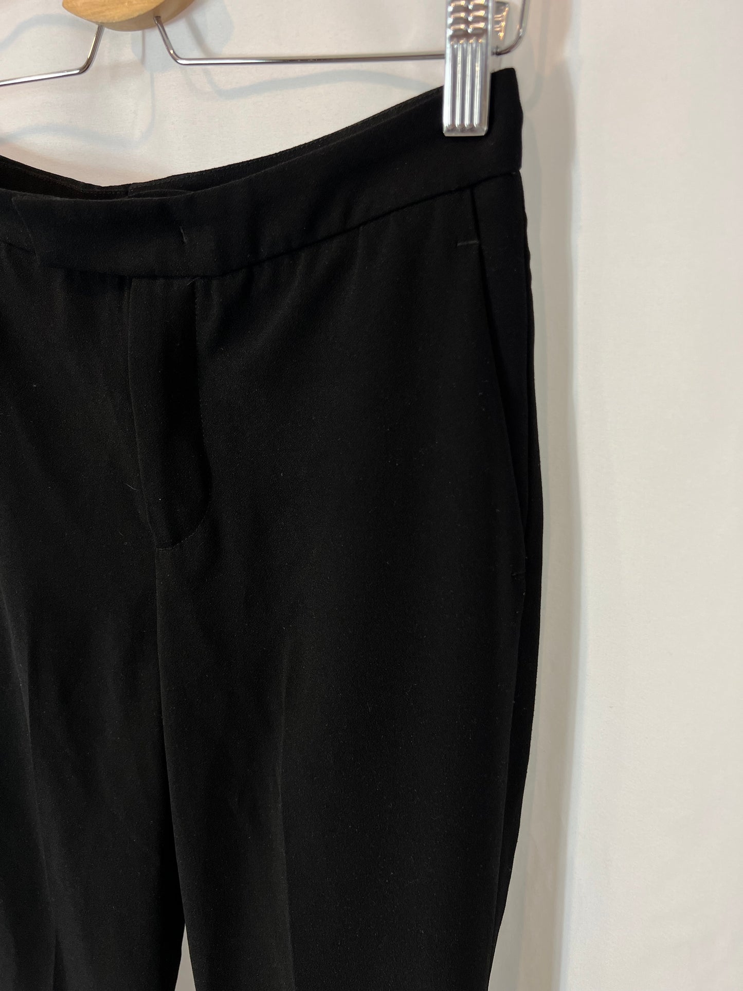 ZARA. Pantalón negro de campana T.s