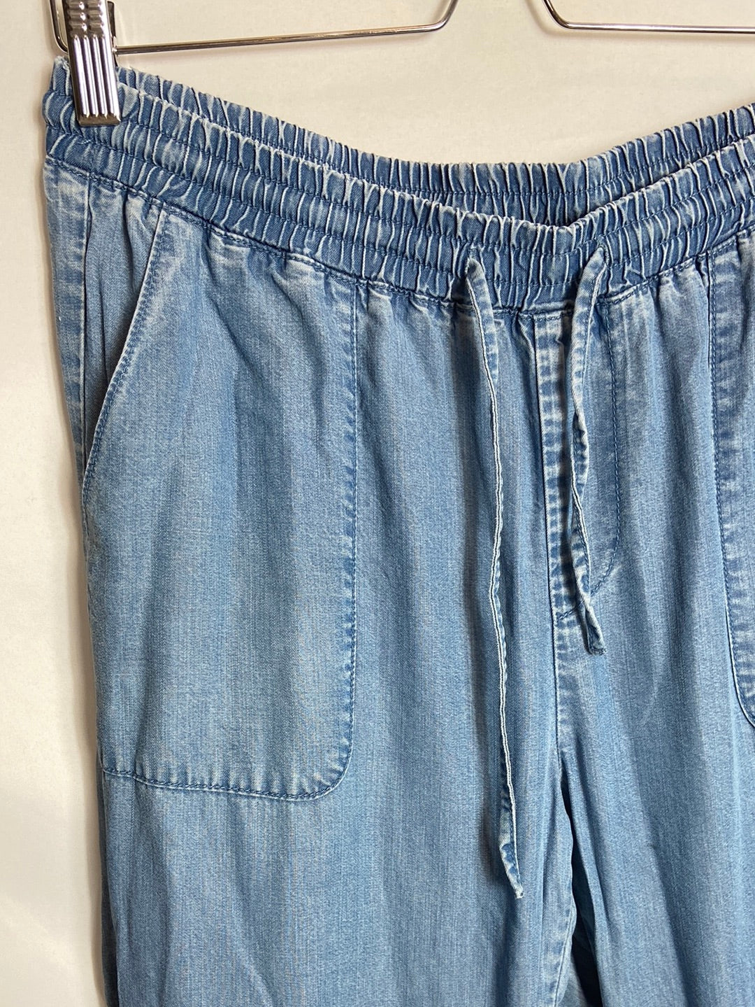 PULL&BEAR. Pantalón denim fluido T.M