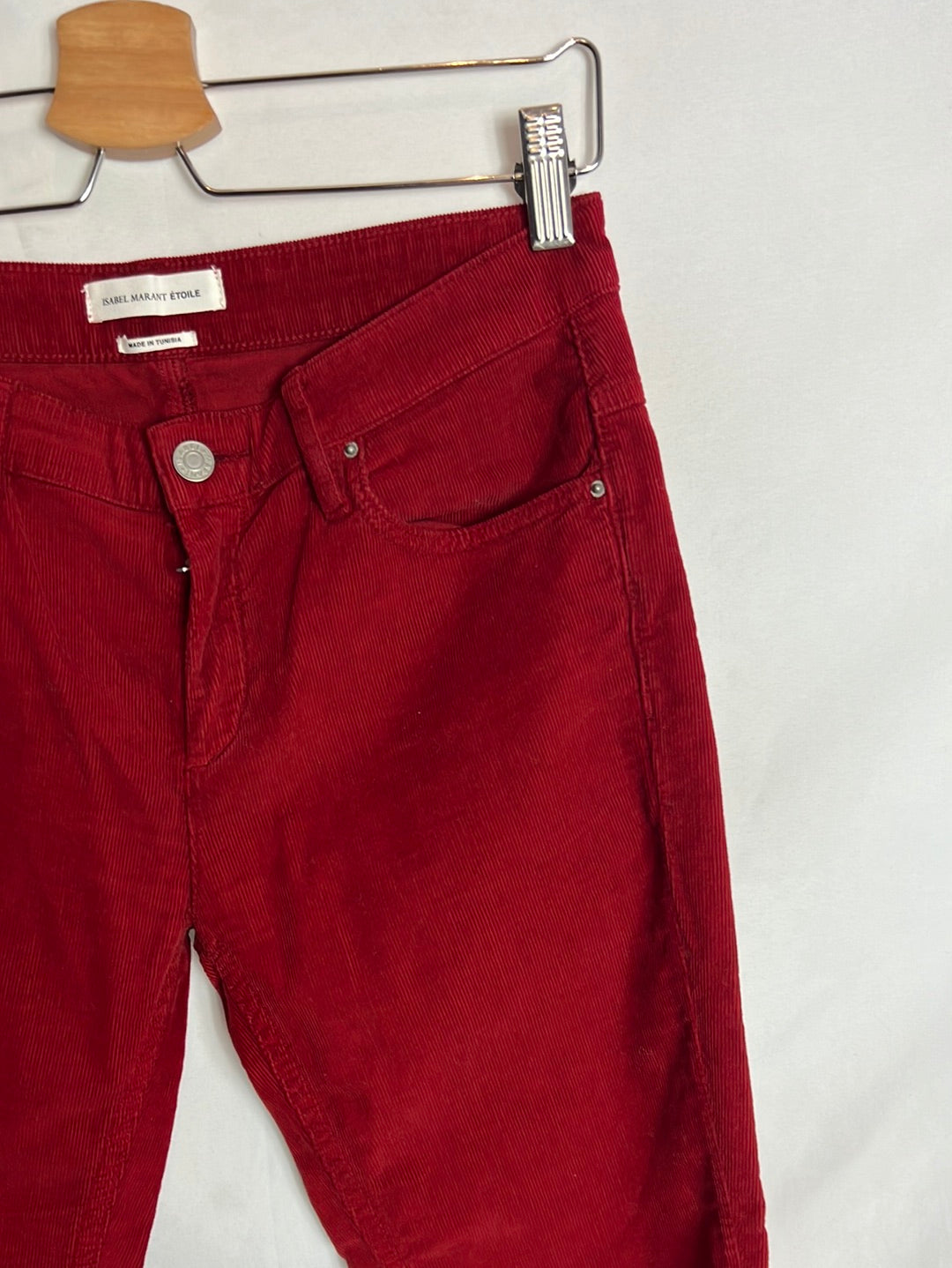 ISABEL MARANT  ÉTOILE. Pantalón pitillo micro pana rojo.T 38