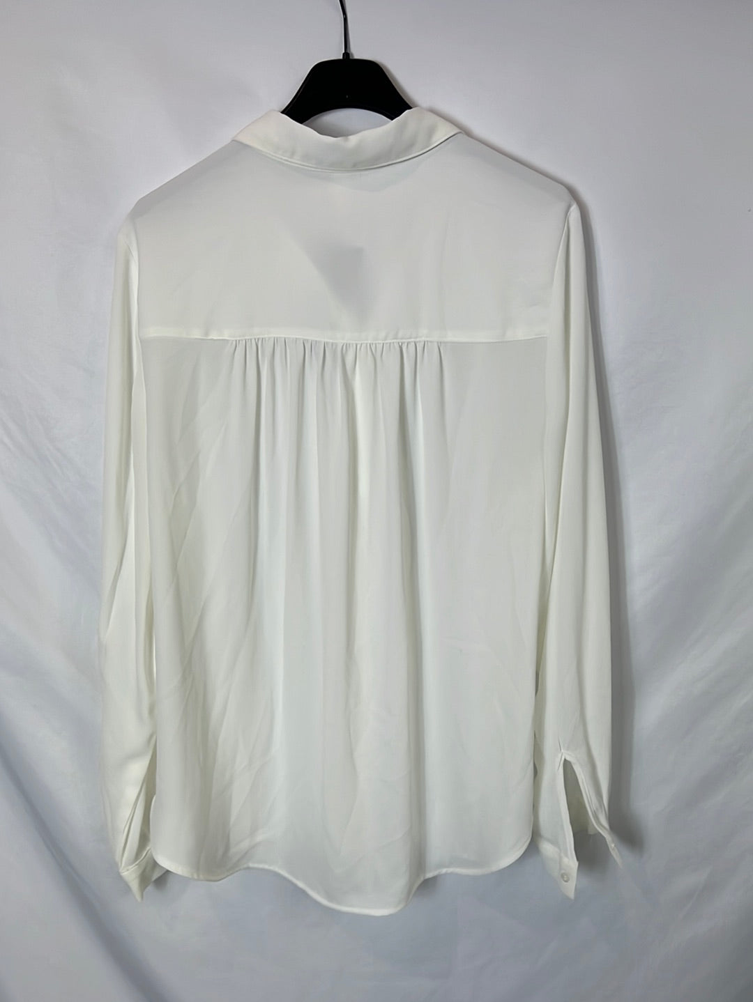 H&M. Blusa blanca fluida  T.m