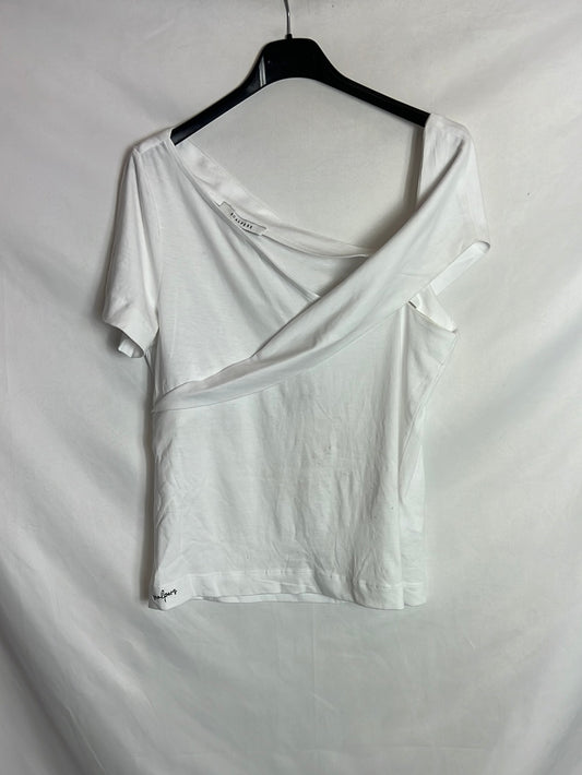 SCALPERS. Camiseta blanca detalle hombro. T S