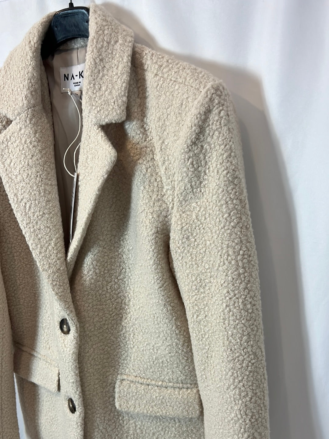 NA&KD. Abrigo beige borrego estilo blazer T.34