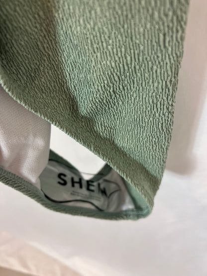 SHEIN. traje de baño verde textura T.m