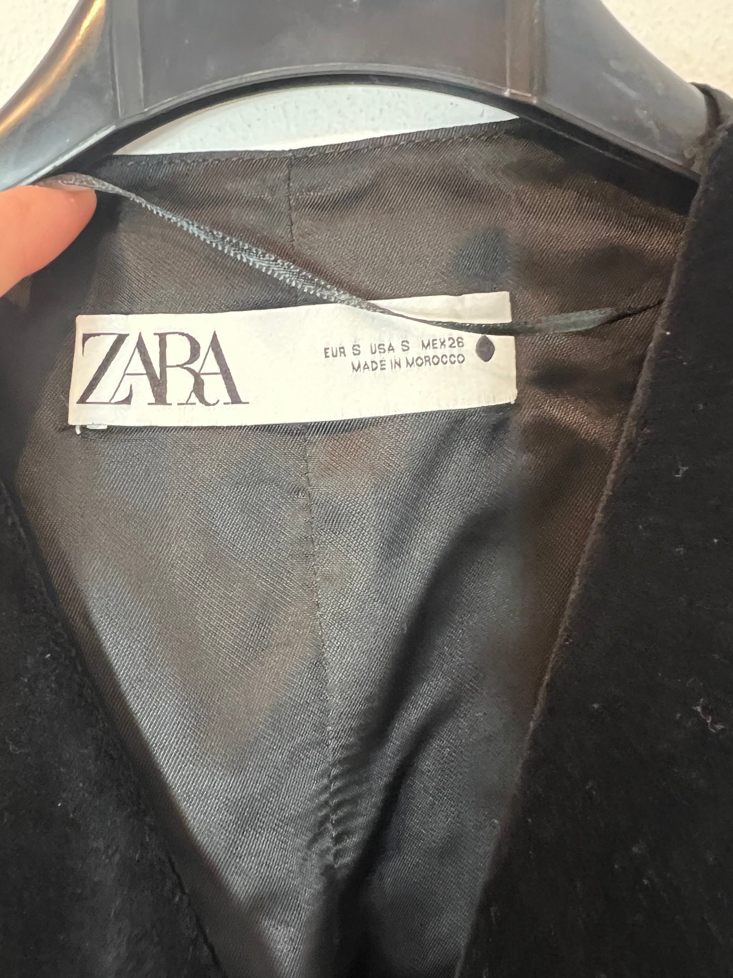 ZARA. Chaleco negro terciopelo  T.s