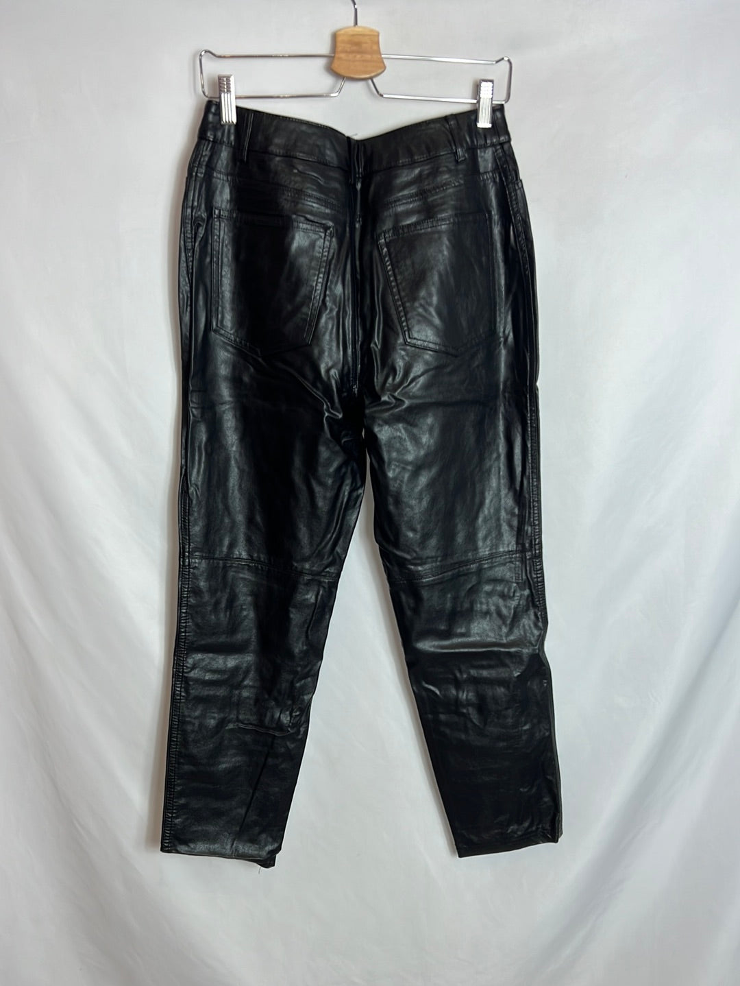 CORTEFIEL. Pantalones negro encerados . T 40