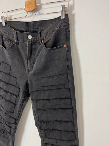 CHEAP MONDAY. Denim negro detalle parches. T 30 (M)