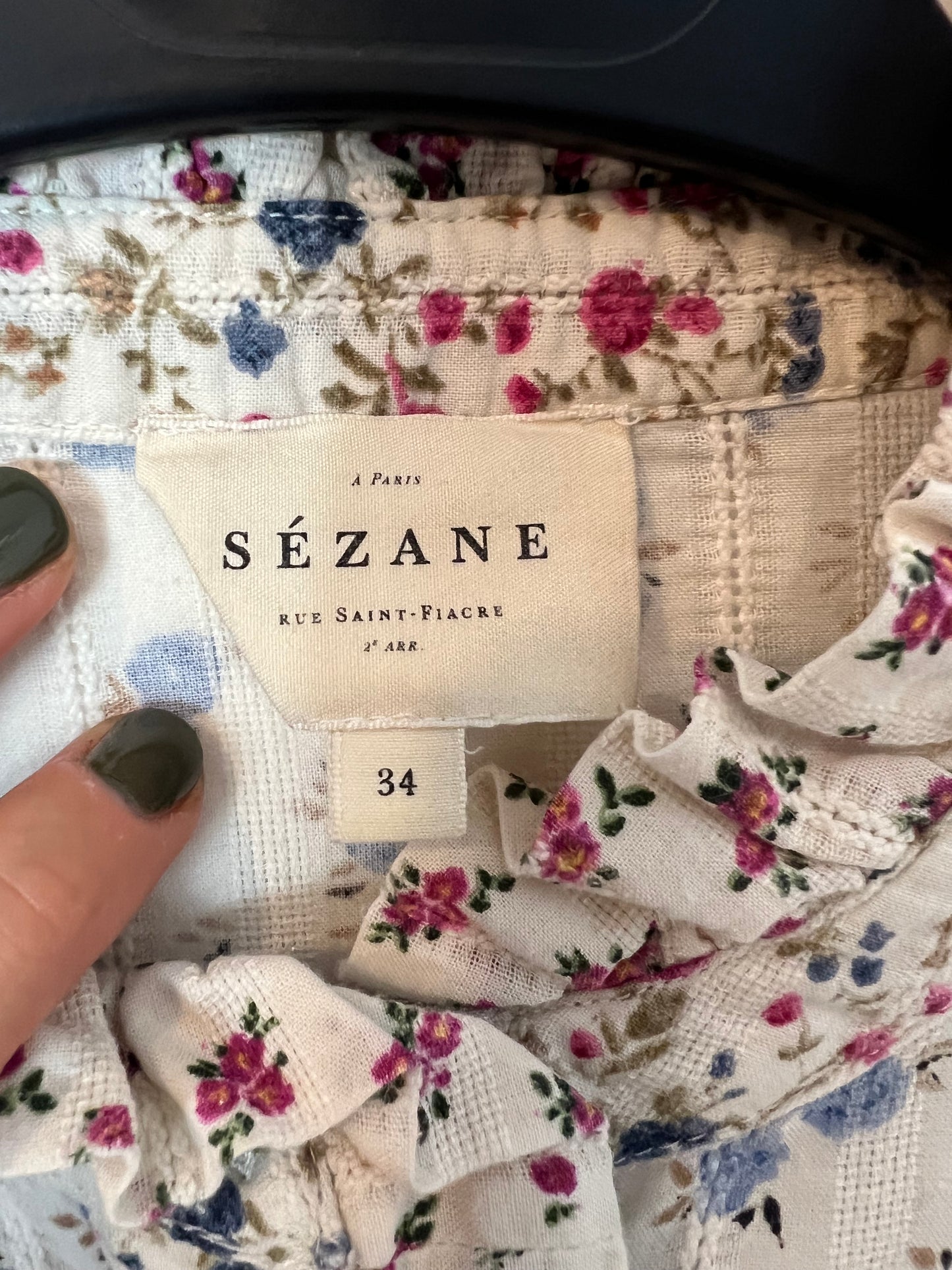 SEZANE. Blusa flores detalle volante T.34