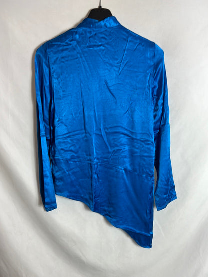 H&M. Top azul satinado asimetrico. T 32