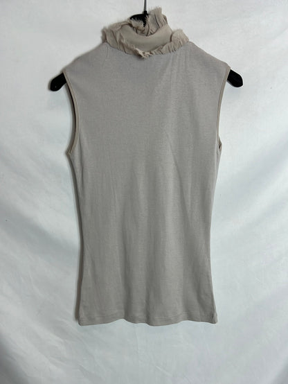 CAROLINA HERRERA. Top beige volante T.xs