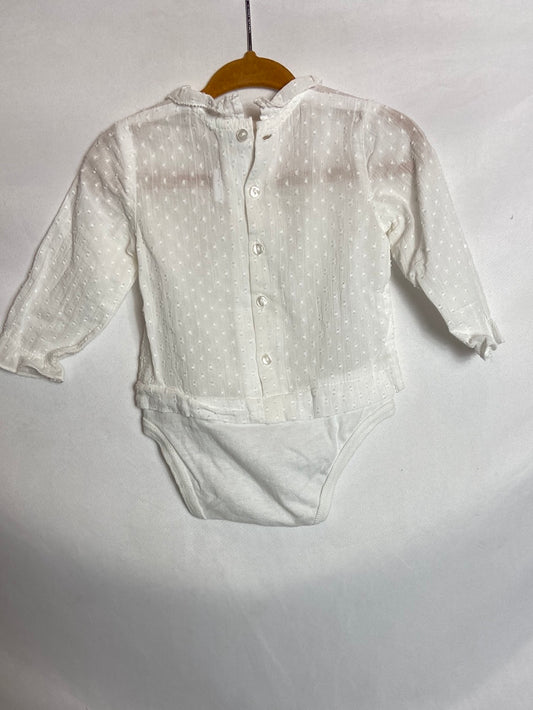 ZARA. Body plumeti semitransparente. T 3-6 meses