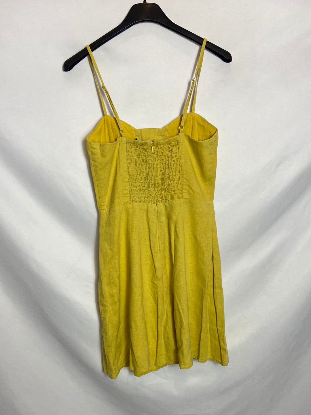 BERSHKA. Vestido tirantes amarillo. T.S