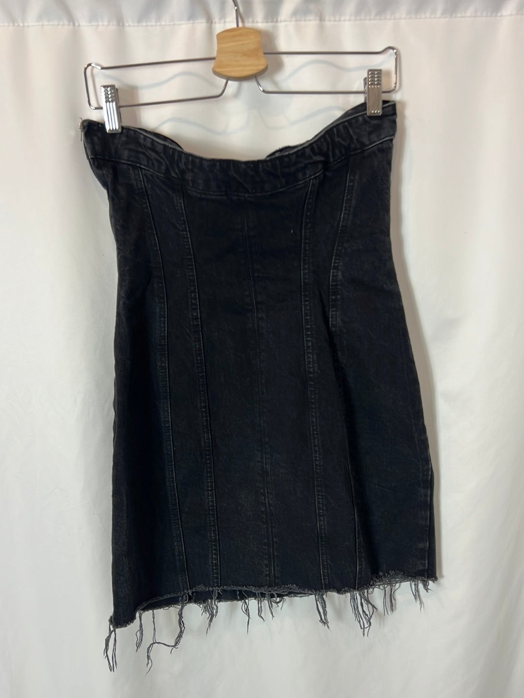 ZARA. Vestido denim palabra de honor. T M