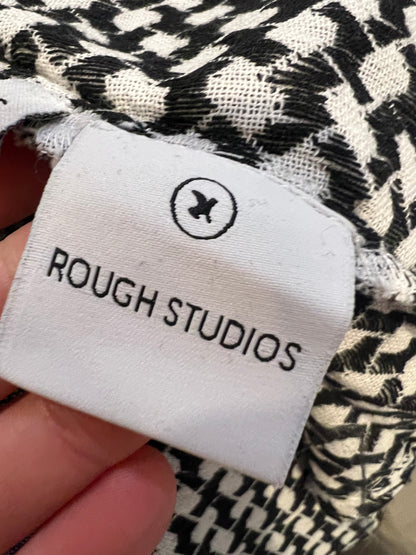 ROUGH STUDIOS.Camisa negra estampada T.s