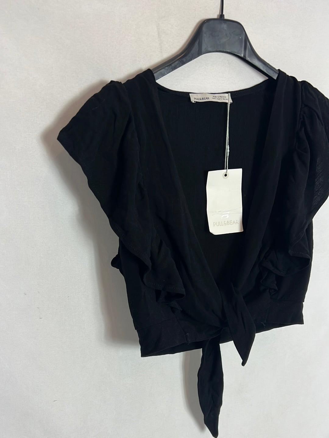 PULL&BEAR. Croptop negro T.s