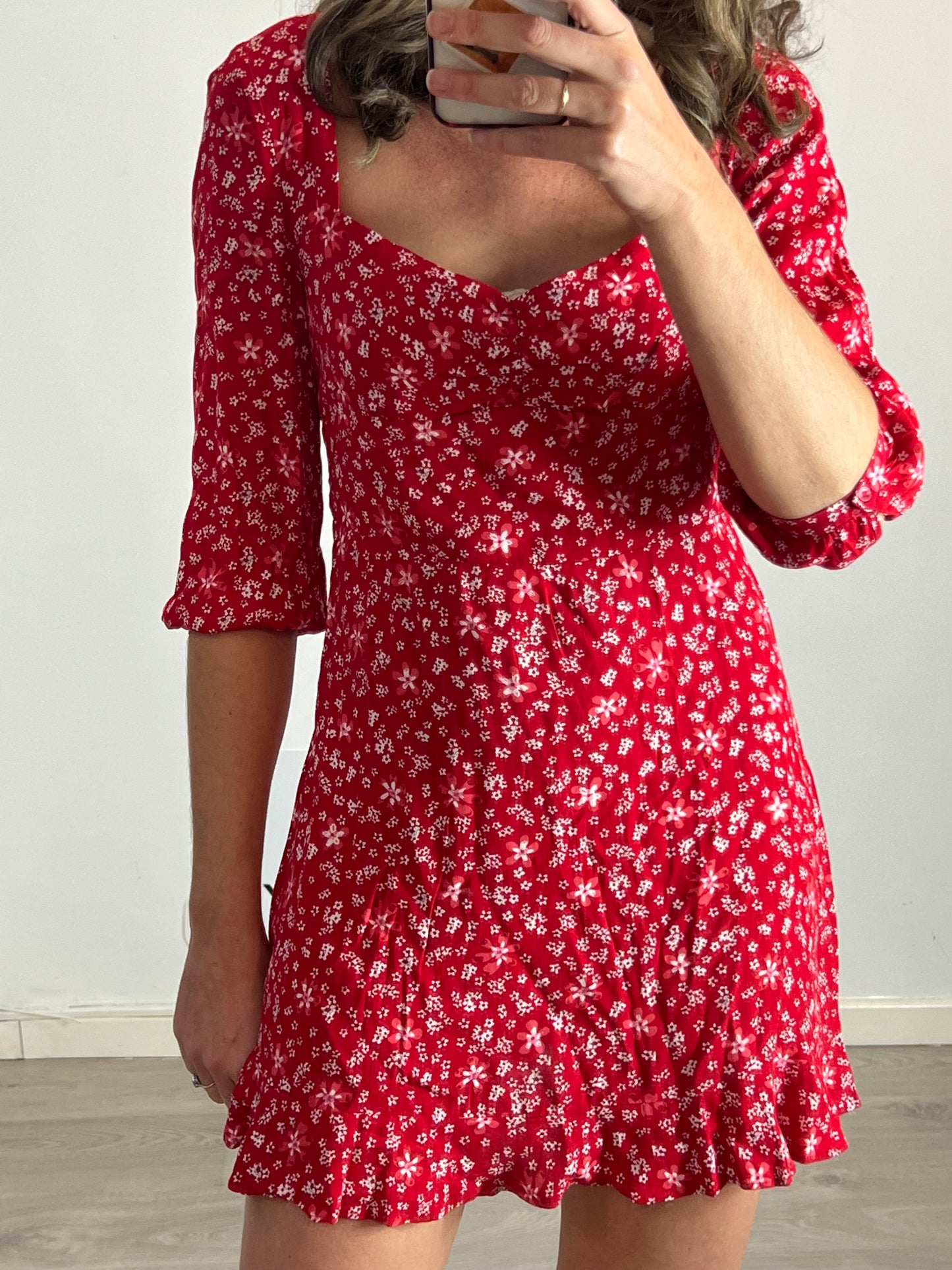 ZARA. Vestido rojo flores T.s