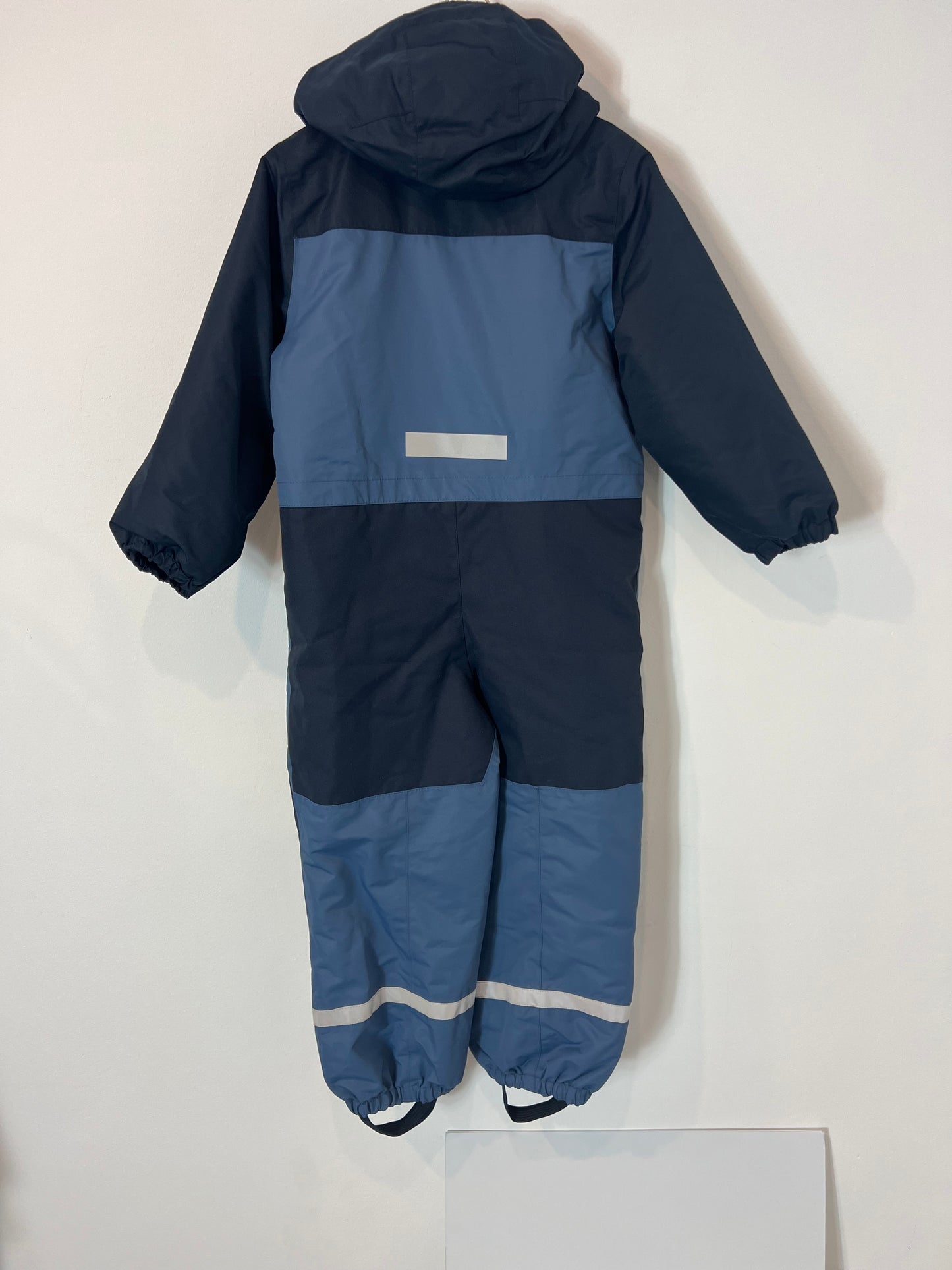 H&M. Mono esquí azul. T 6-7 años