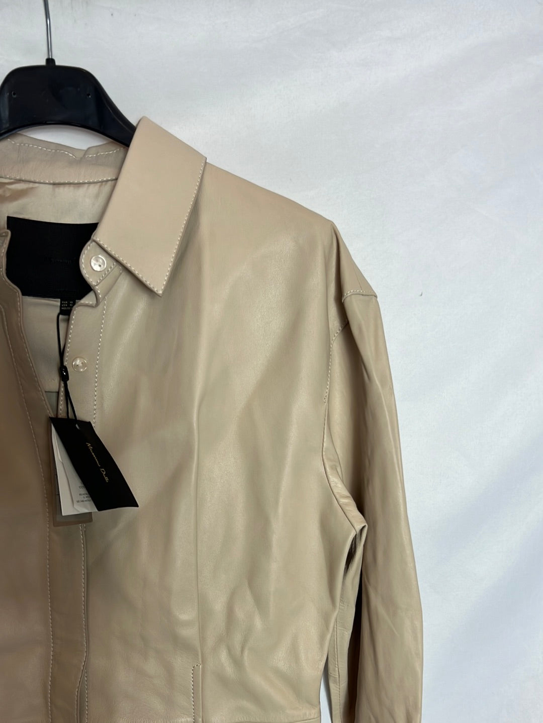 MASSIMO DUTTI. Camisa piel beige. T XS