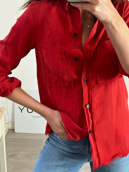 ZARA. Sobre camisa roja. T S