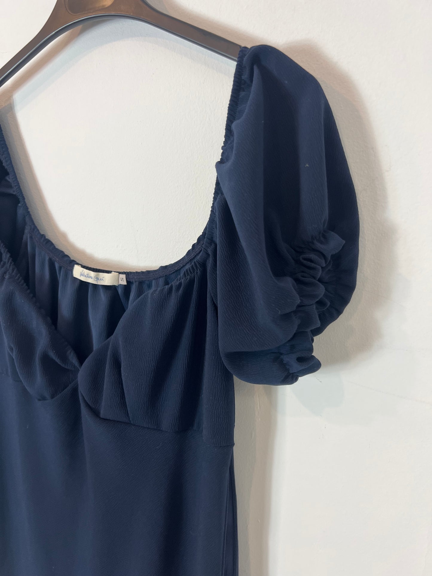 VALENTINA GARI. Vestido midi azul T.s