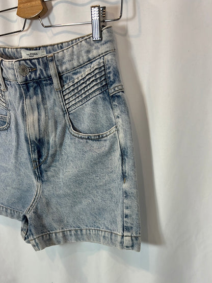 ISABEL MARANT. Shorts denim efecto desgastado  T.36