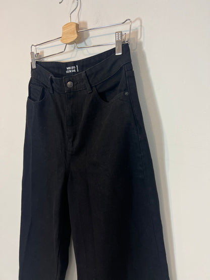 KIABI. Pantalón negro denim  T.38