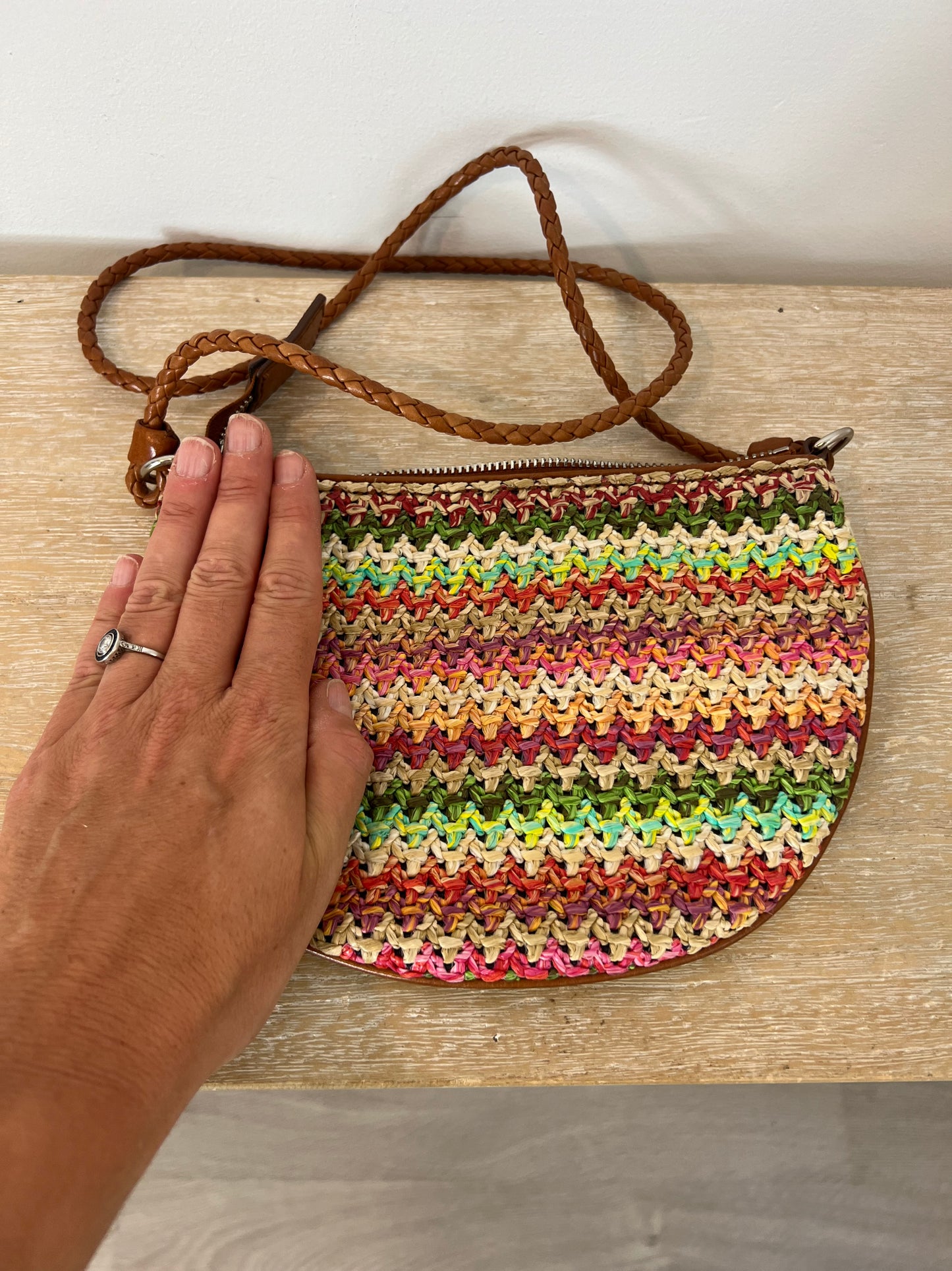 BIMBA Y LOLA. Bolso asa larga rafia colores