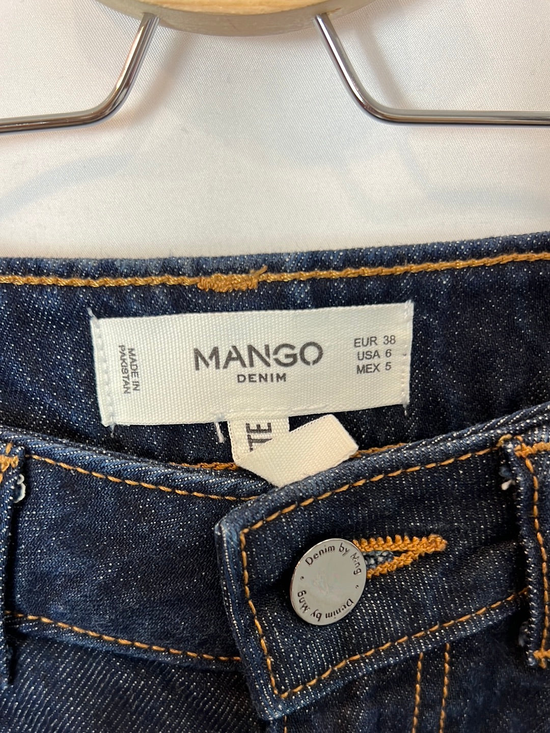 MANGO. Pantalón ancho denim T.38