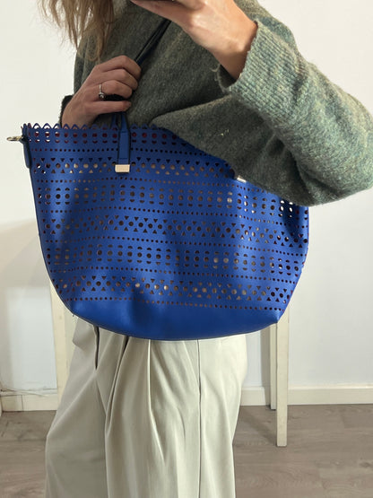 ALDO. Bolso tote azul troquelado.