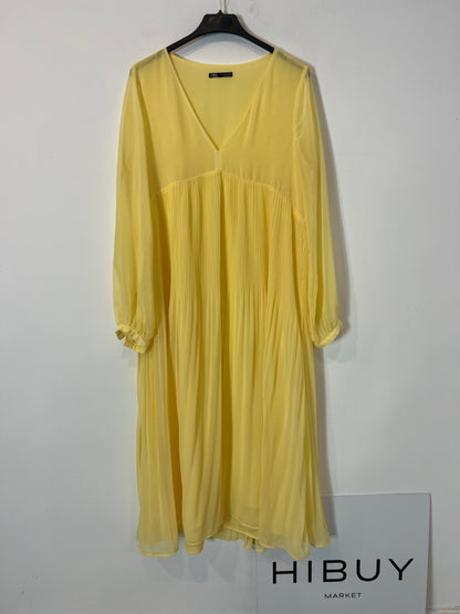 ZARA. vestido largo amarillo plisado T.l