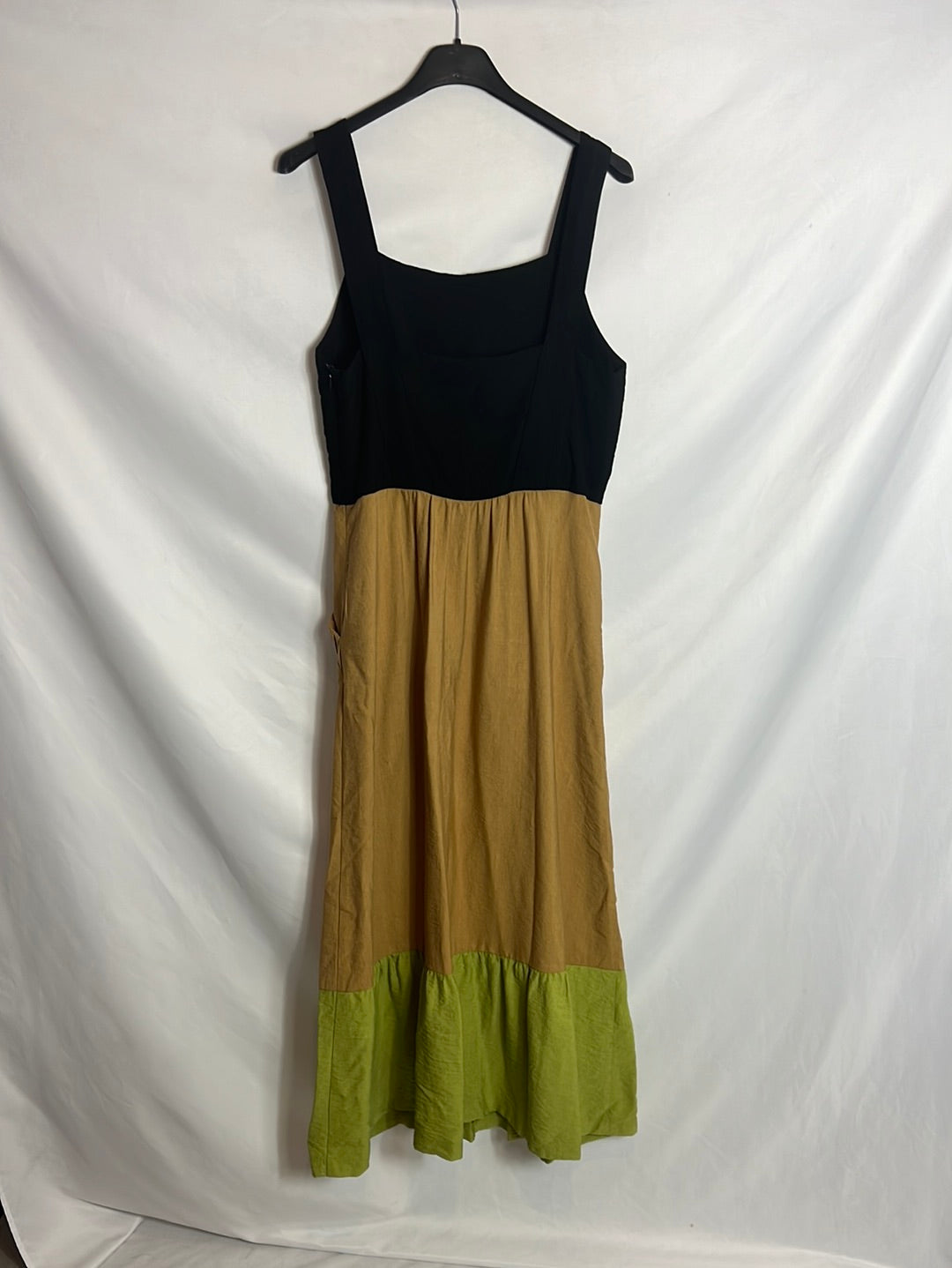 STUDIO:MANNA. Vestido midi tricolor. T 36