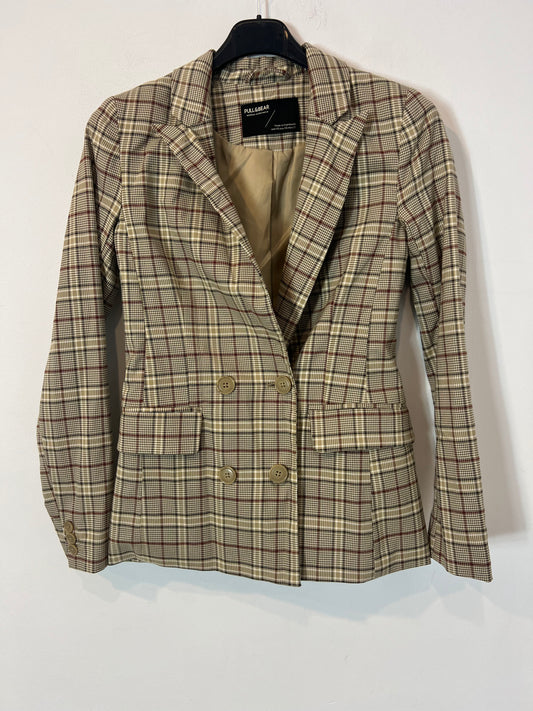 PULL&BEAR. Blazer cuadros tonos verdes y burdeos. T XS