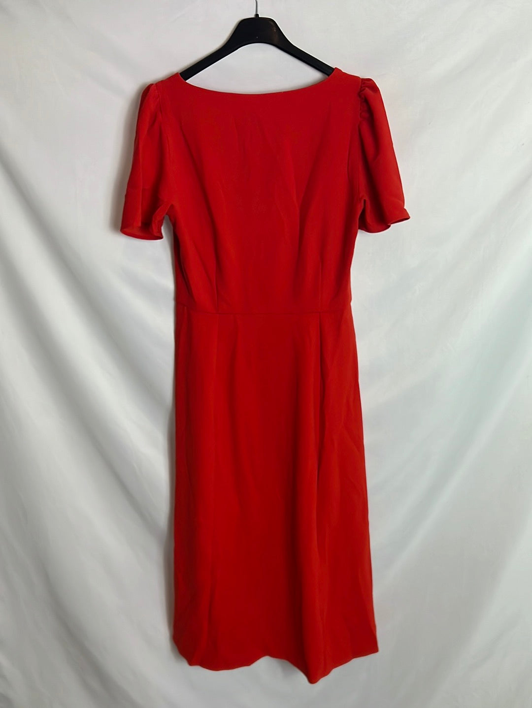 SÉZANE. Vestido midi rojo abotonado. T 36