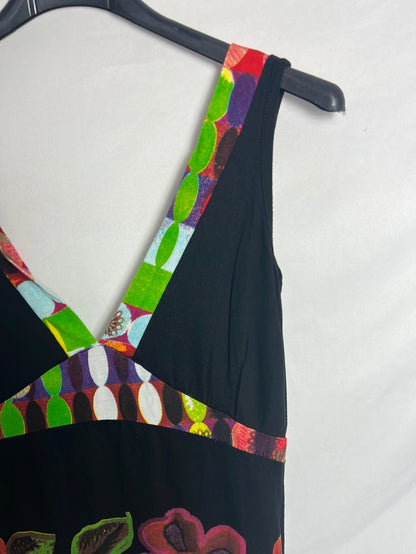 DESIGUAL. Vestido corto negro estampado. T M