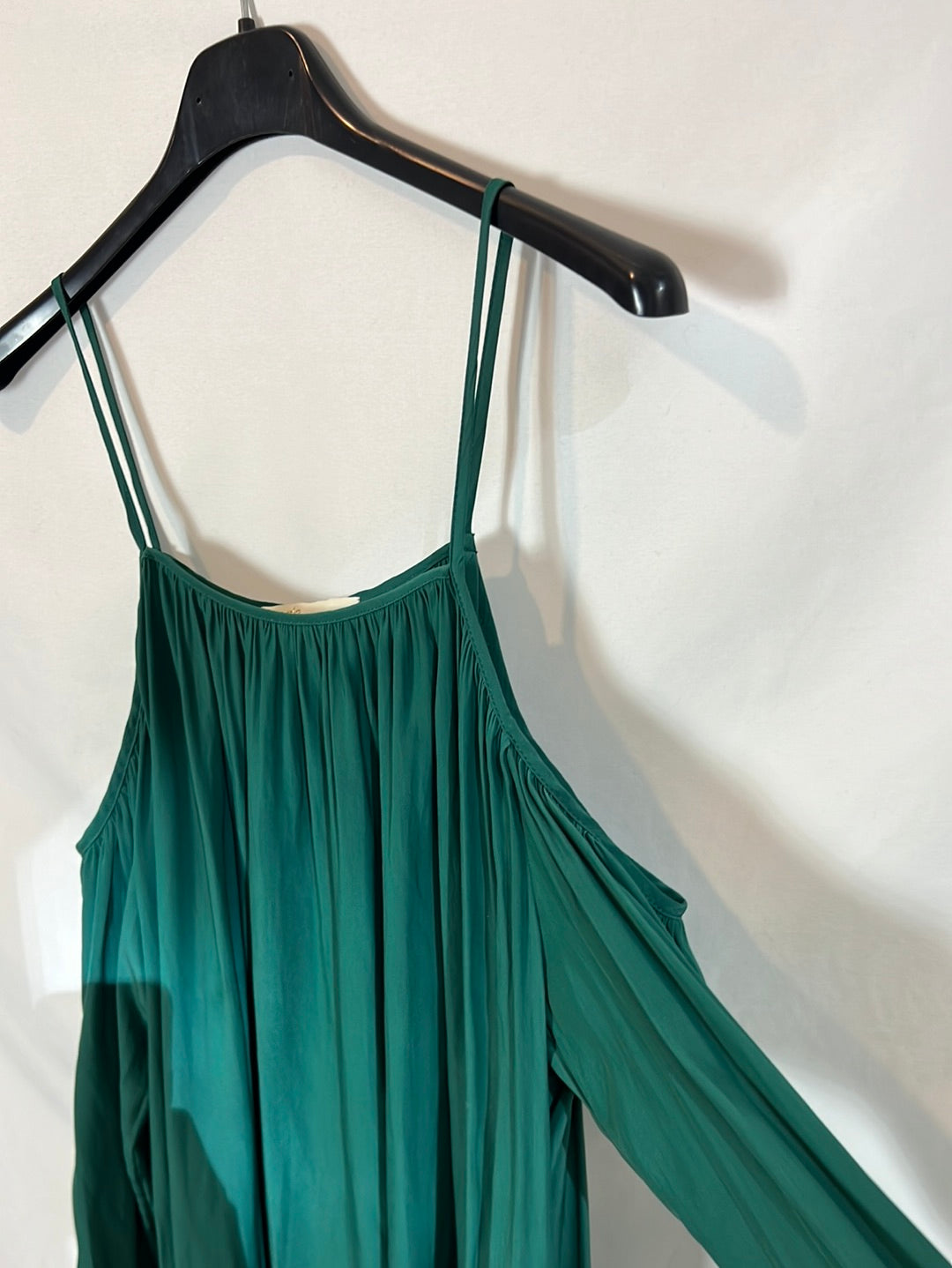 MAJE. Vestido corto verde detalle mangas. T 1 (S)