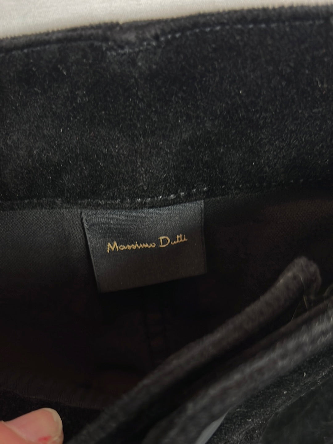 MASSIMO DUTTI . Pantalón pata ancha terciopelo  negro. T 36