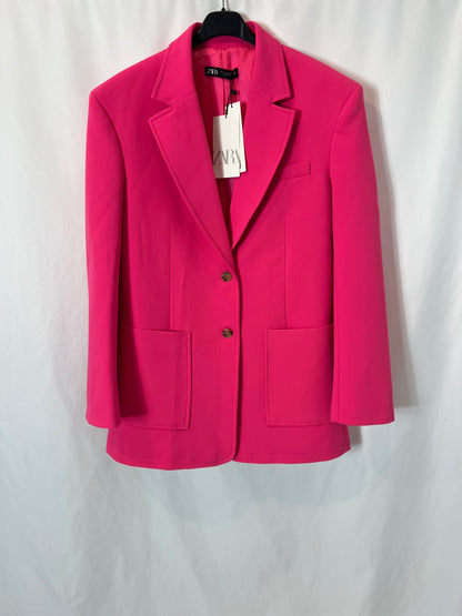 ZARA. Blazer larga rosa fucsia. T XS (S/M)