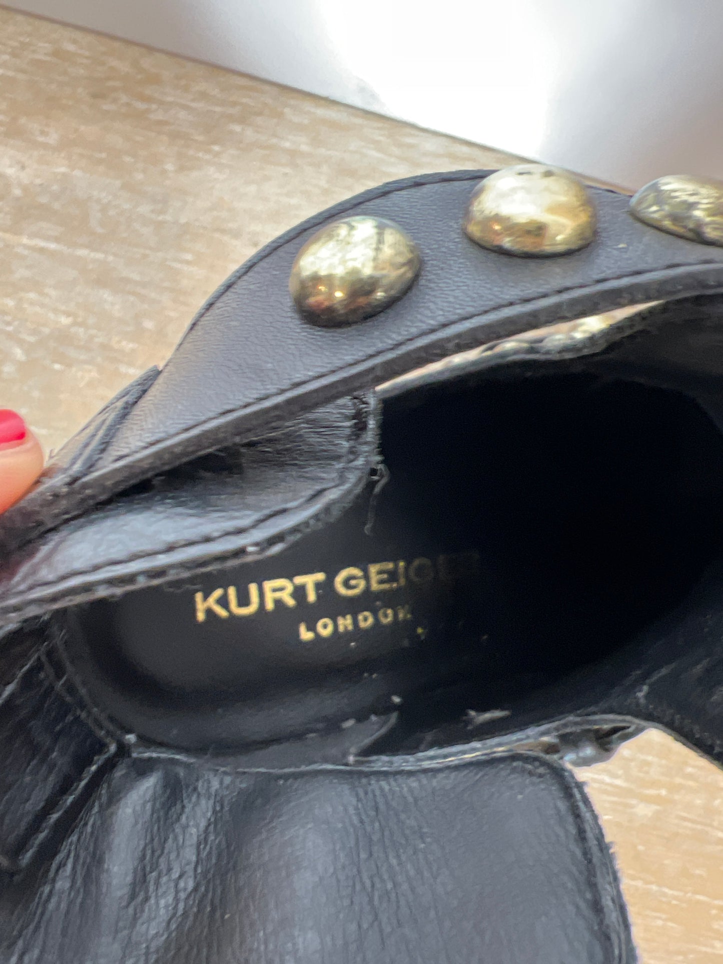 KURT GEIGER. Botines negro tachuelas T.36