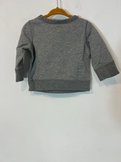 GAP. Sudadera gris letras. T 6-12 meses