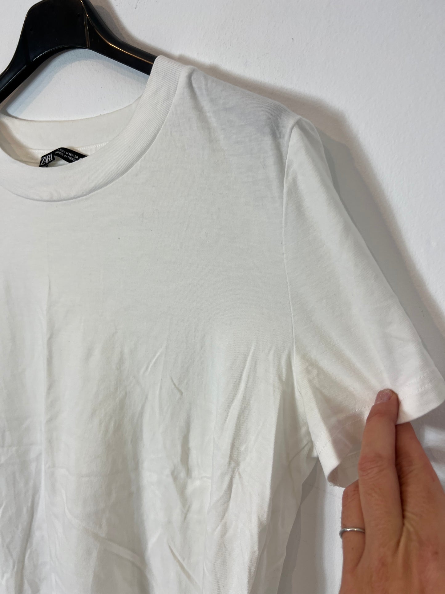 ZARA. Camiseta blanca básica. T M