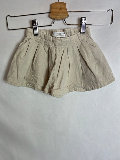 ZARA. Bermuda efecto falda beige. T 12-18 meses