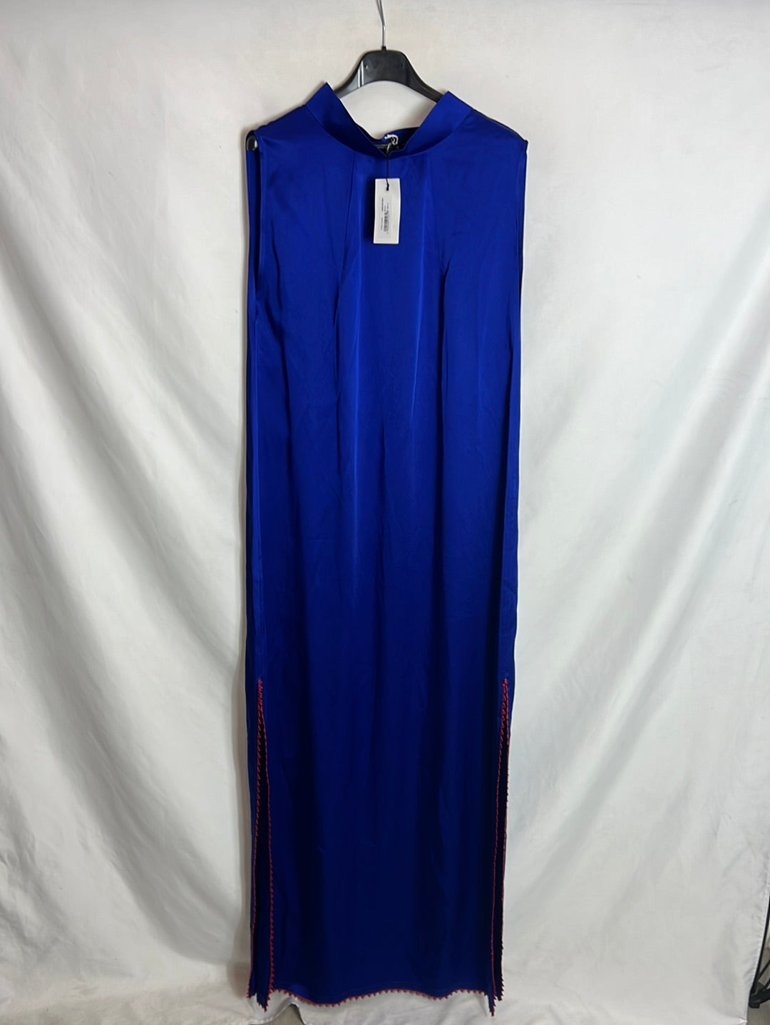 LALY. Vestido largo azul satinado aperturas. T M