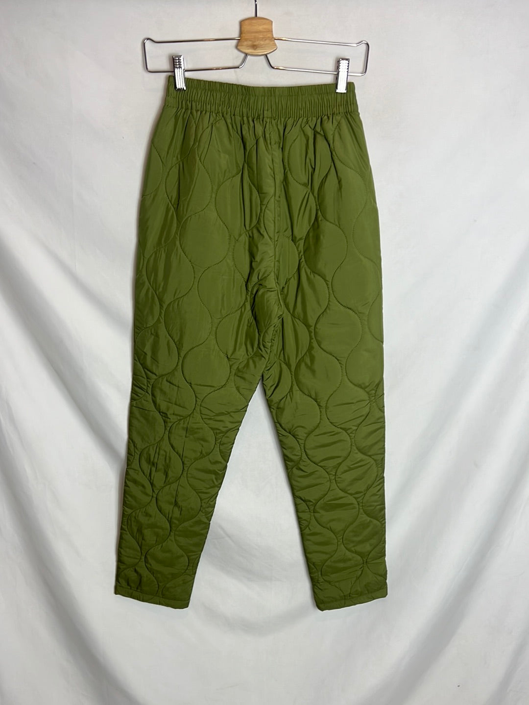 LE GER. Pantalón verde acolchado. T 36