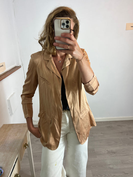 TCN. Blazer fluida seda camel. T M