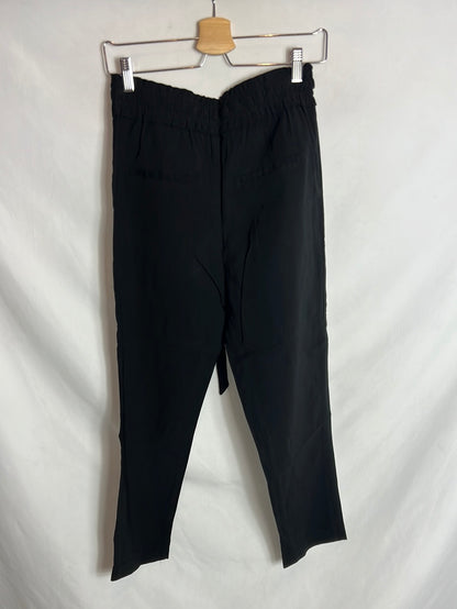 ZARA. Pantalón negro estilo chino. T S