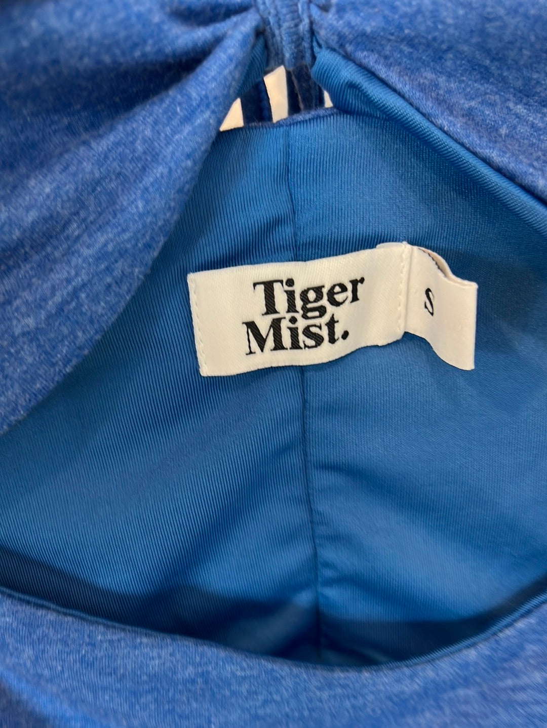 TIGER MIST. Crop top azul abertura. T S