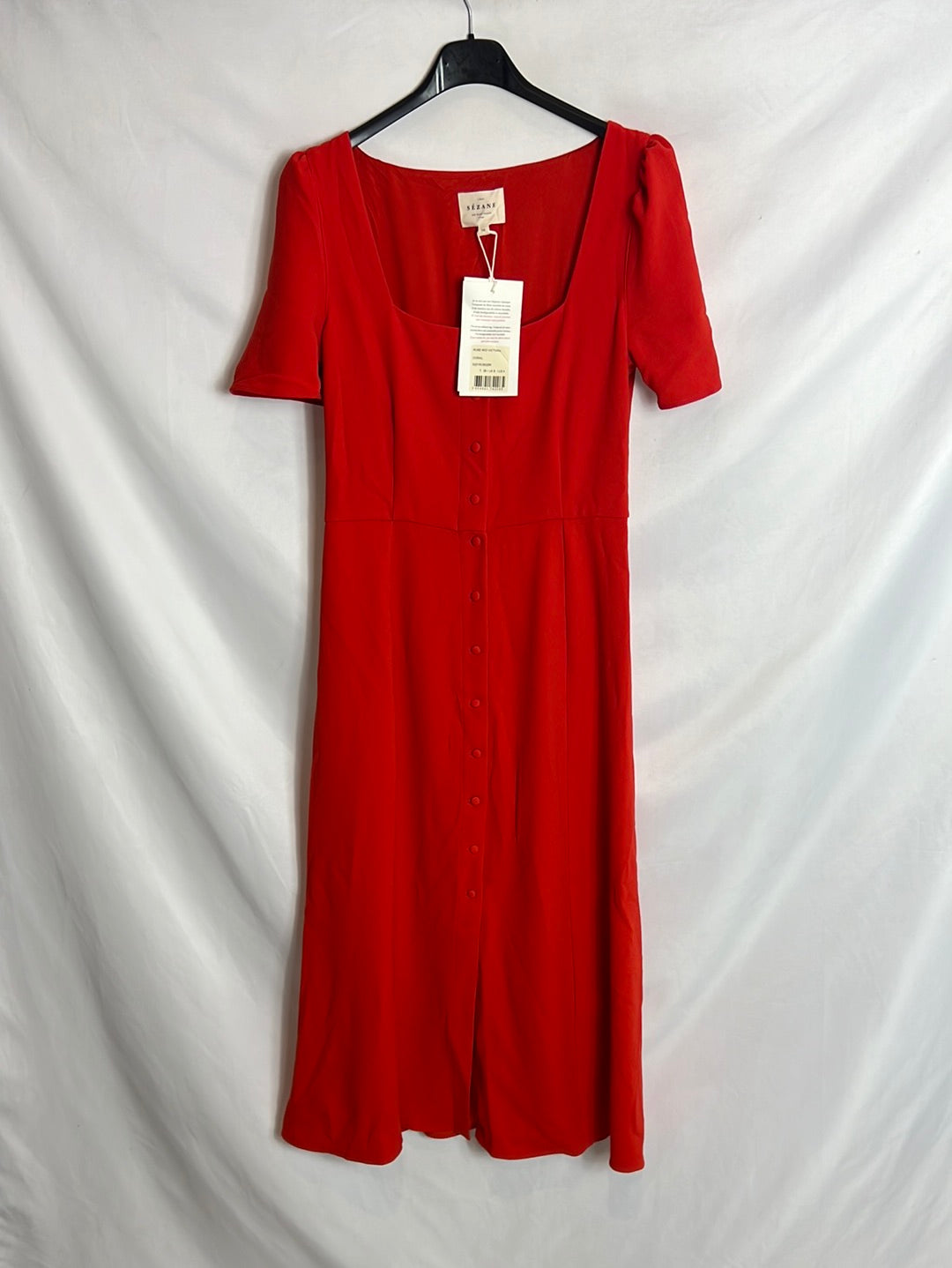 SÉZANE. Vestido midi rojo abotonado. T 36